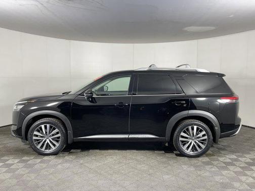 2022 Nissan Pathfinder Platinum 4WD