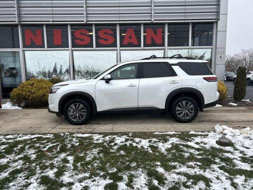 2025 Nissan Pathfinder SV 4WD