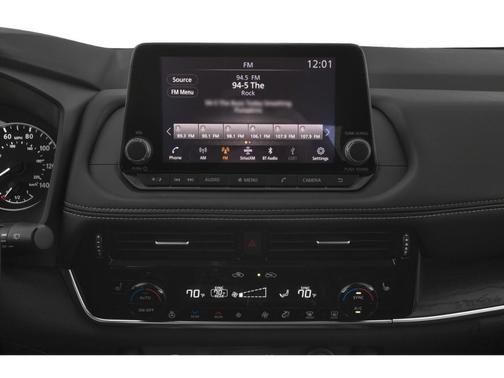 Pearl White Tricoat/Super Black 2023 Nissan Rogue SL