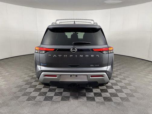 2025 Nissan Pathfinder SL 4WD