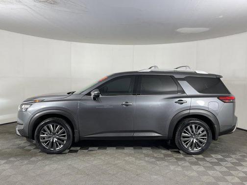 2025 Nissan Pathfinder SL 4WD