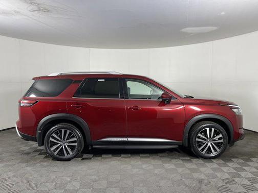2023 Nissan Pathfinder Platinum 4WD