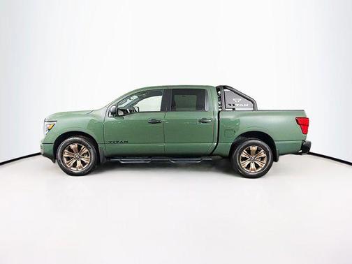 2024 Nissan Titan SV