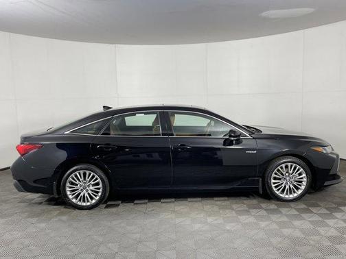 2021 Toyota Avalon Hybrid Limited