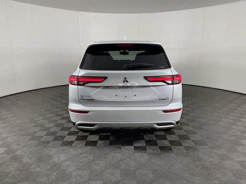 2025 Mitsubishi Outlander PHEV SE S-AWC