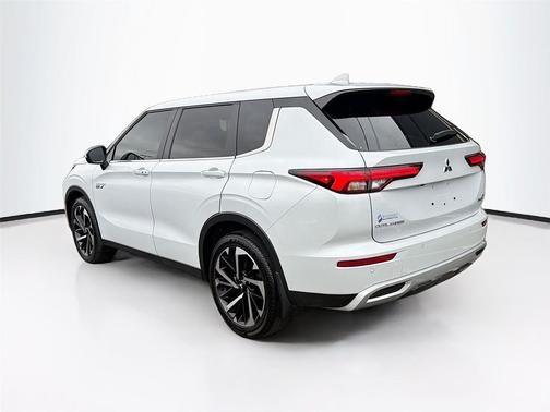 White Diamond 2025 Mitsubishi Outlander PHEV SE S-AWC