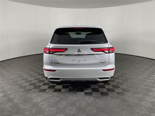 White Diamond 2025 Mitsubishi Outlander PHEV SE S-AWC