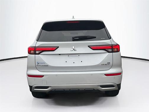 White Diamond 2025 Mitsubishi Outlander PHEV SE S-AWC