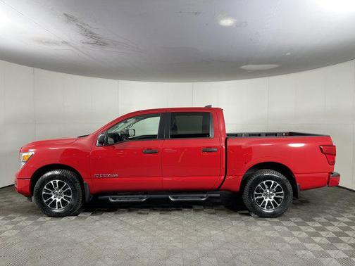 2024 Nissan Titan SV