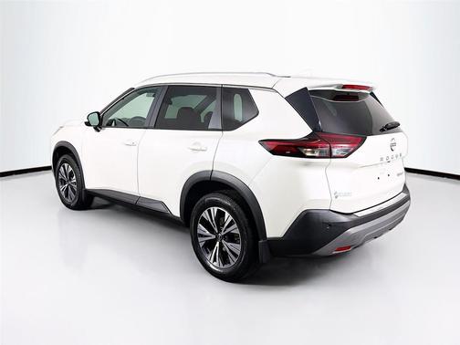 Pearl White Tricoat 2023 Nissan Rogue SV