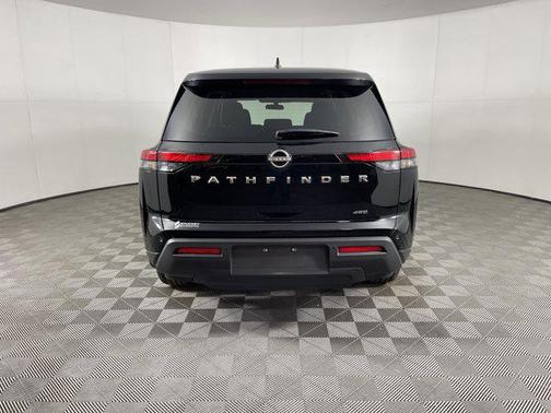 2024 Nissan Pathfinder S 4WD