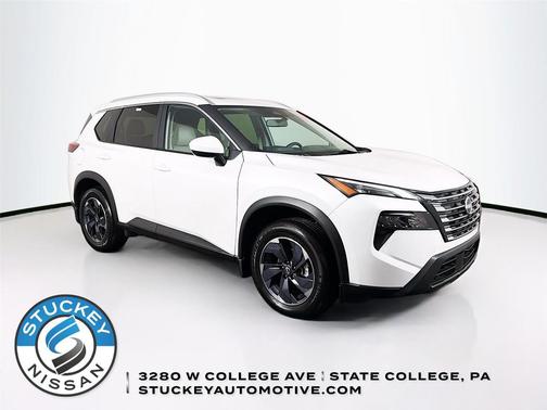 Everest White Pearl 2024 Nissan Rogue SV