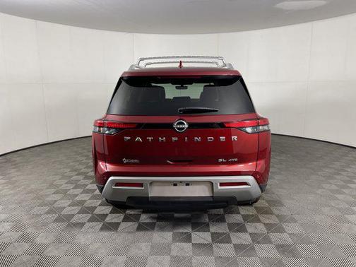 2023 Nissan Pathfinder SL 4WD