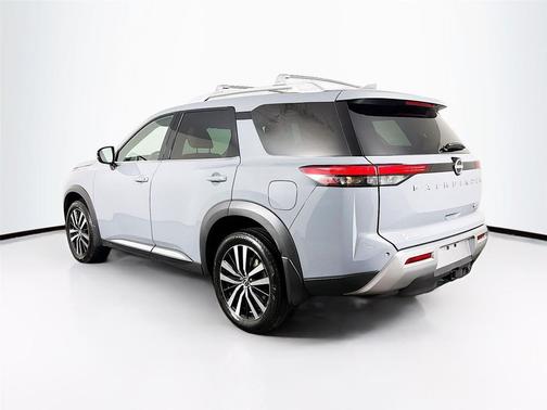 Boulder Gray Pearl 2025 Nissan Pathfinder Platinum 4WD