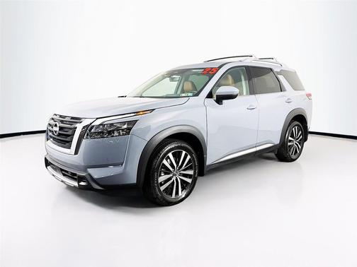 Boulder Gray Pearl 2025 Nissan Pathfinder Platinum 4WD