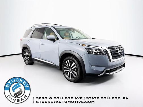 Boulder Gray Pearl 2025 Nissan Pathfinder Platinum 4WD