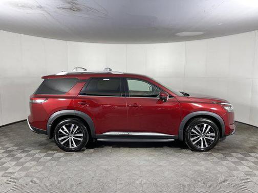 2023 Nissan Pathfinder Platinum 4WD