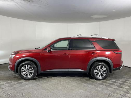 2022 Nissan Pathfinder SL 4WD