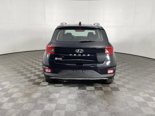 2021 Hyundai VENUE SEL