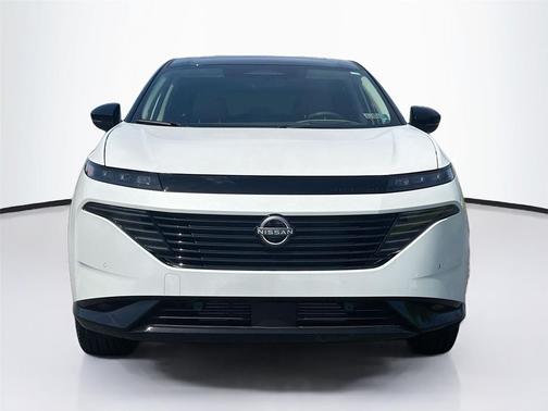 Everest White Pearl Tricoat/Super Black 2026 Nissan Murano Platinum