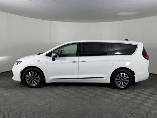 2023 Chrysler Pacifica Hybrid Limited
