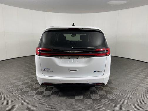 2023 Chrysler Pacifica Hybrid Limited