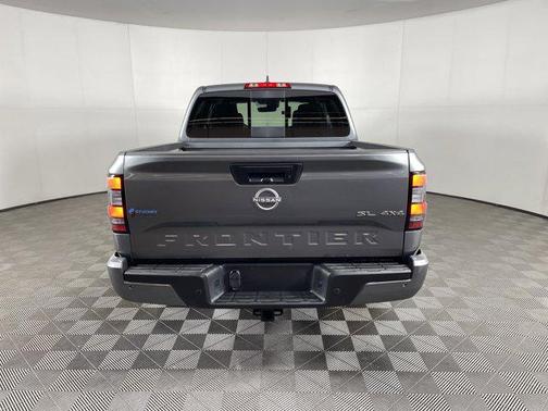 2025 Nissan Frontier SL