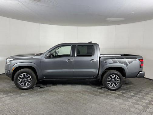 2025 Nissan Frontier SL