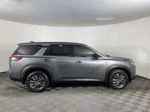 2024 Nissan Pathfinder S 4WD