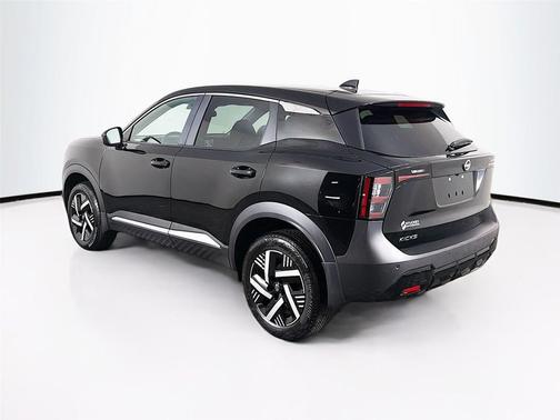 Super Black 2025 Nissan Kicks SV