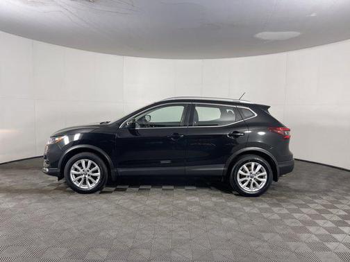 2022 Nissan Rogue Sport SV