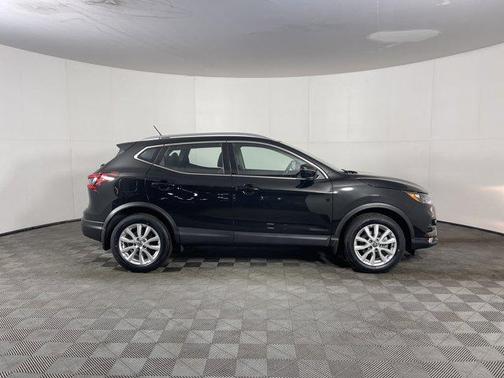 2022 Nissan Rogue Sport SV