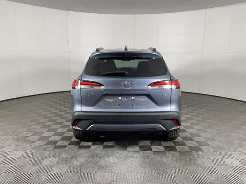 2025 Toyota Corolla Cross LE