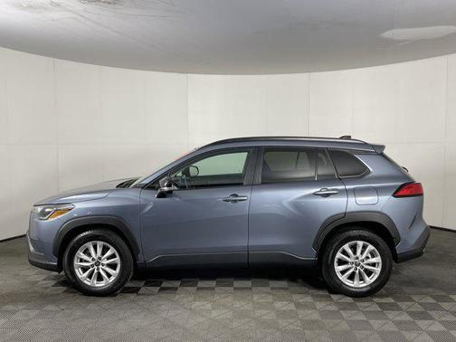 2025 Toyota Corolla Cross LE