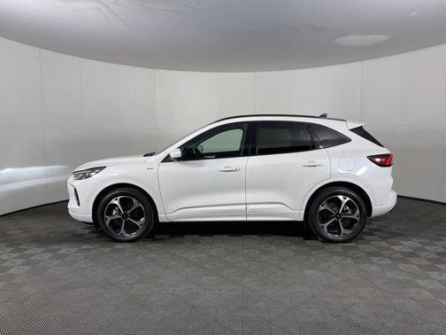 2023 Ford Escape ST-Line Elite