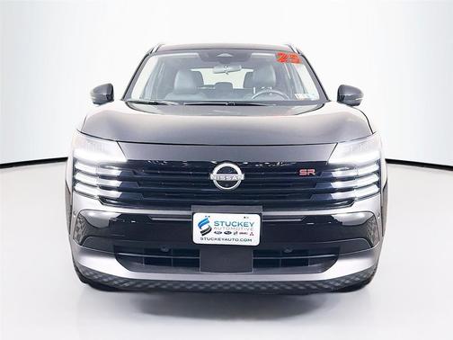 Super Black 2025 Nissan Kicks SR