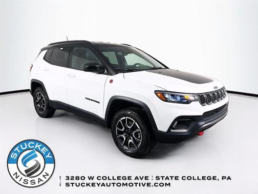 Bright White Clearcoat 2024 Jeep Compass Trailhawk