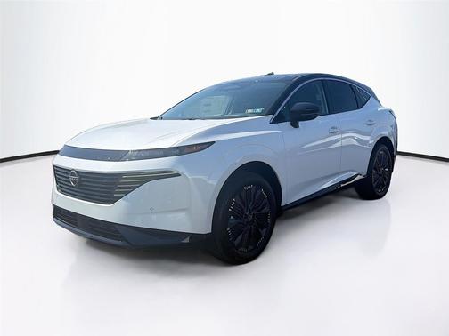 Everest White Pearl Tricoat/Super Black 2026 Nissan Murano Platinum