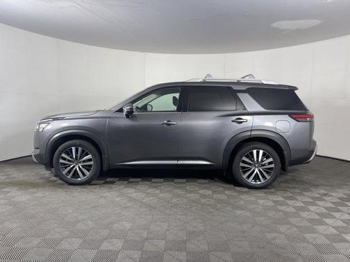 2022 Nissan Pathfinder Platinum 4WD