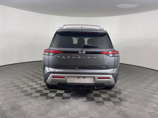 2022 Nissan Pathfinder Platinum 4WD