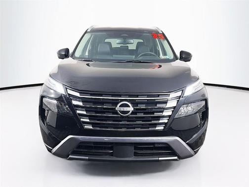 Super Black 2025 Nissan Rogue SL