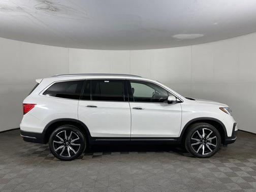 2022 Honda Pilot Touring 8-Passenger