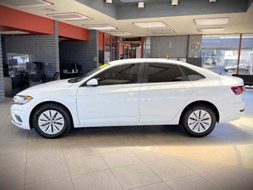 Pure White 2019 Volkswagen Jetta 1.4T S