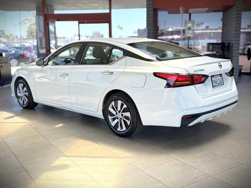 White 2020 Nissan Altima 2.5 S