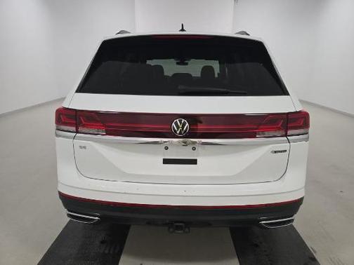 2024 Volkswagen Atlas 2.0T SE w/Technology 4MOTION