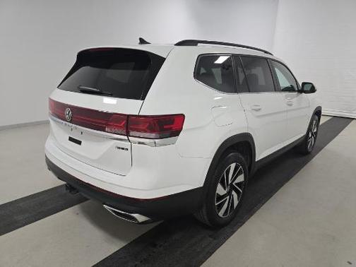 2024 Volkswagen Atlas 2.0T SE w/Technology 4MOTION