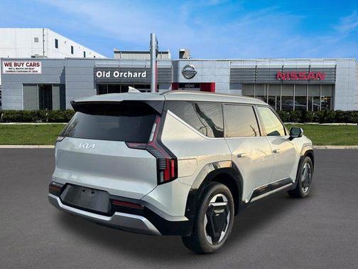 Ivory Silver 2024 Kia EV9 Land