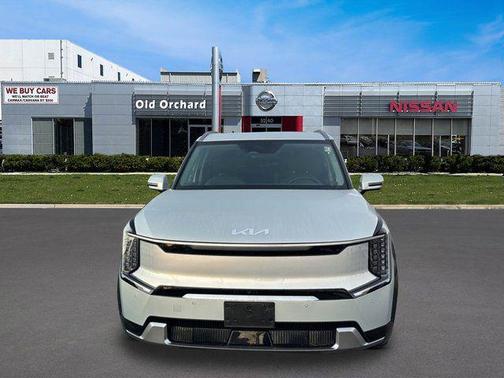 Ivory Silver 2024 Kia EV9 Land