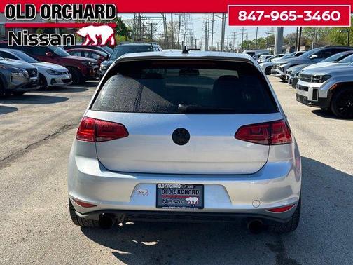Reflex Silver Metallic 2015 Volkswagen Golf GTI 2.0T SE 4-Door