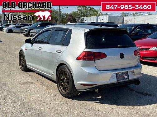 Reflex Silver Metallic 2015 Volkswagen Golf GTI 2.0T SE 4-Door